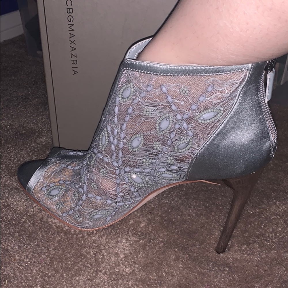 BCBG MAXAZRIA Ma-Deedie ankle boot heels